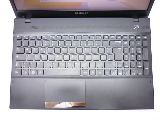 Ноутбук Samsung NP305V5A 
