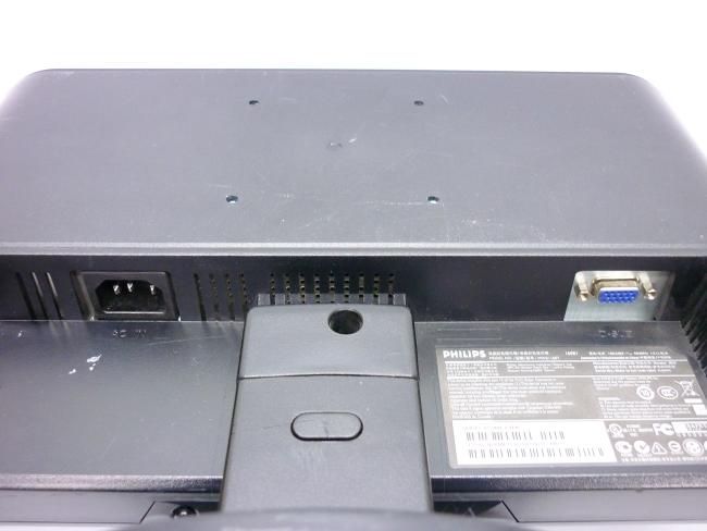 Монитор 15.6" Philips 160E1 царапины