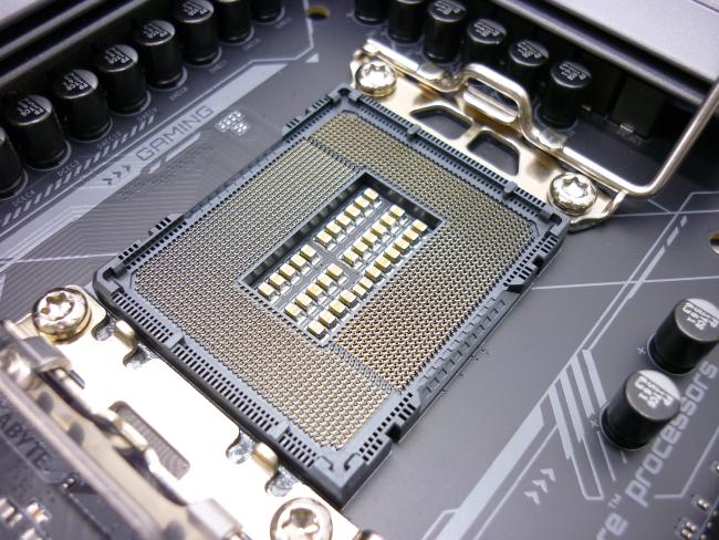 Материнская плата GIGABYTE Z690 GAMING X DDR4
