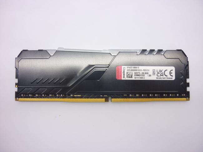 Оперативная память DDR4 16GB Kingston FURY Beast RGB