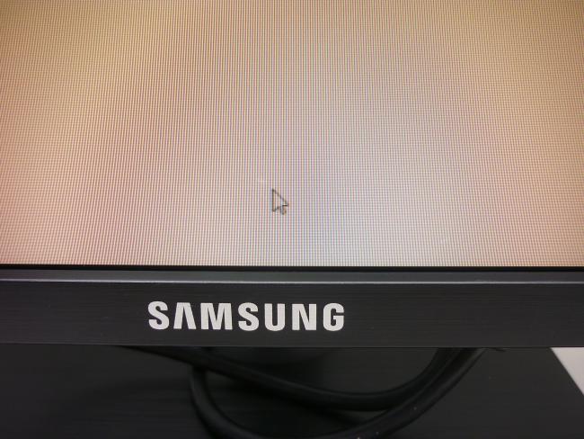 Монитор 22" Samsung S22C450BW пятно на матрице