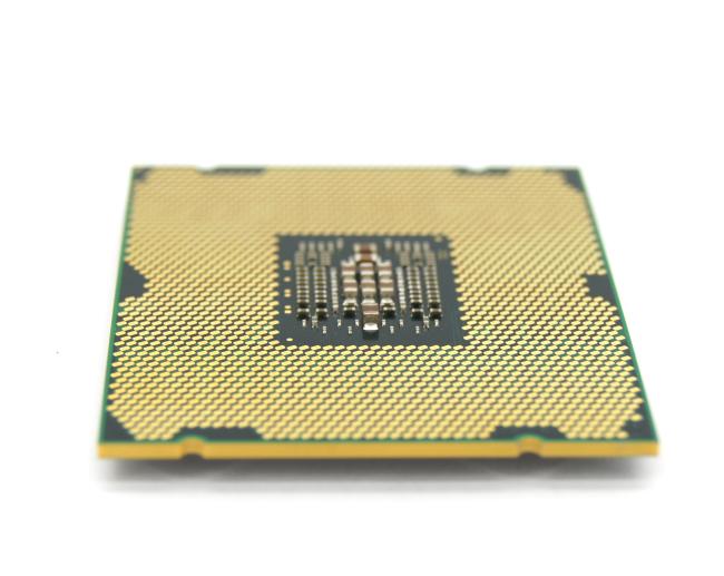 Процессор Intel Core i7-3820
