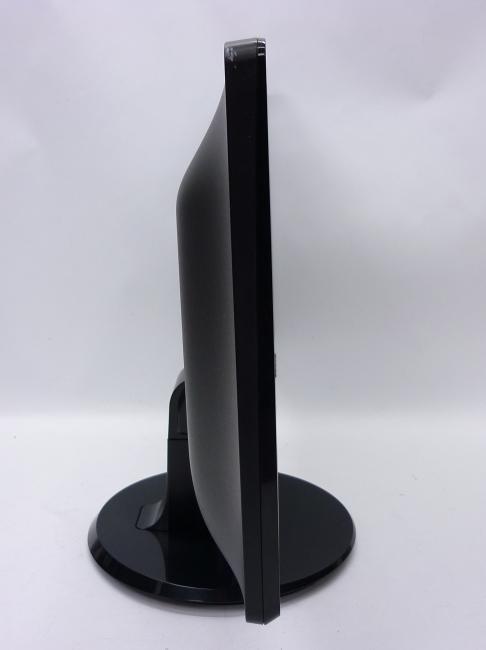 Монитор 18.5" Philips 196V4LSB2 царапины на матрице
