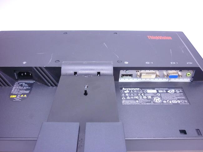 Монитор 19" Lenovo ThinkVision LT1952p царапины