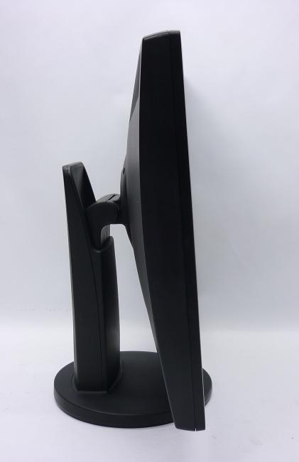 Монитор 19" Samsung SyncMaster 943N царапина