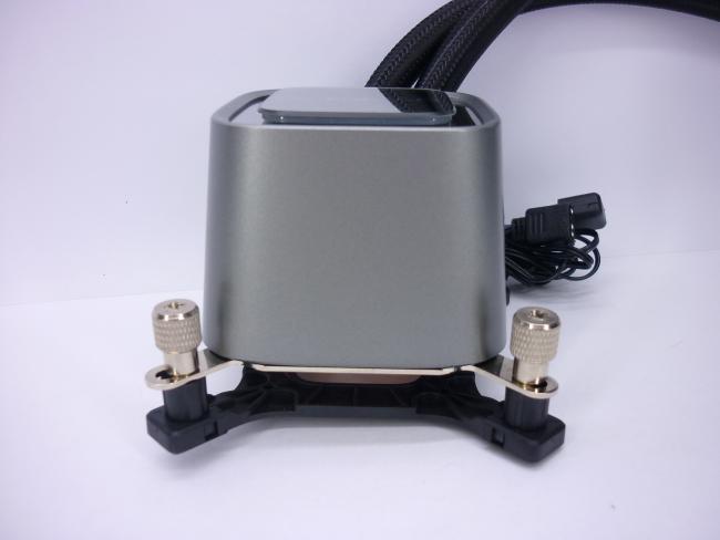 Система жидкостного охлаждения DEEPCOOL LS720 
