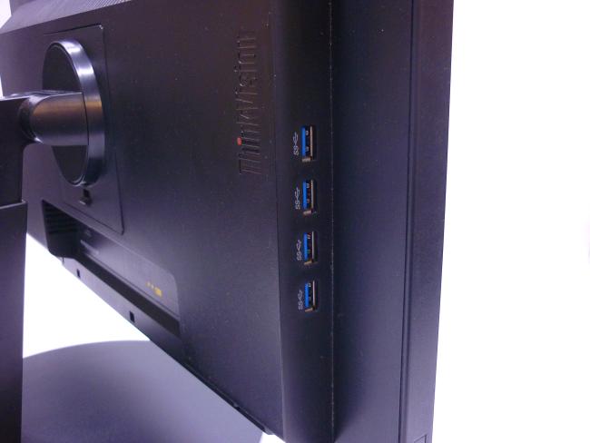 Монитор 21.5" Lenovo ThinkVision T2224pD царапина
